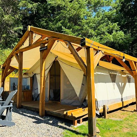 Umpqua'S Last Resort - Wilderness Cabins, Rv Park & Glamping Idleyld Park Exterior foto