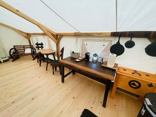 Umpqua'S Last Resort - Wilderness Cabins, Rv Park & Glamping Idleyld Park Exterior foto