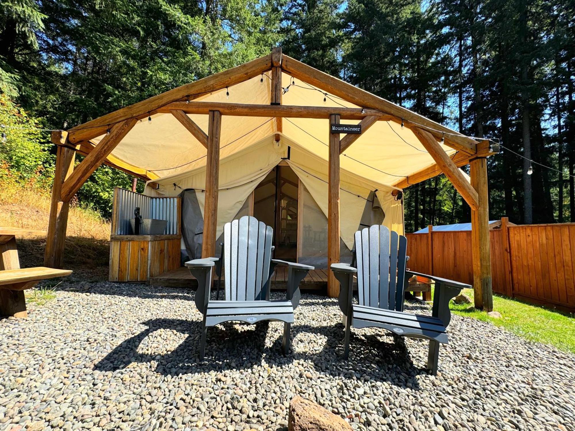 Umpqua'S Last Resort - Wilderness Cabins, Rv Park & Glamping Idleyld Park Exterior foto