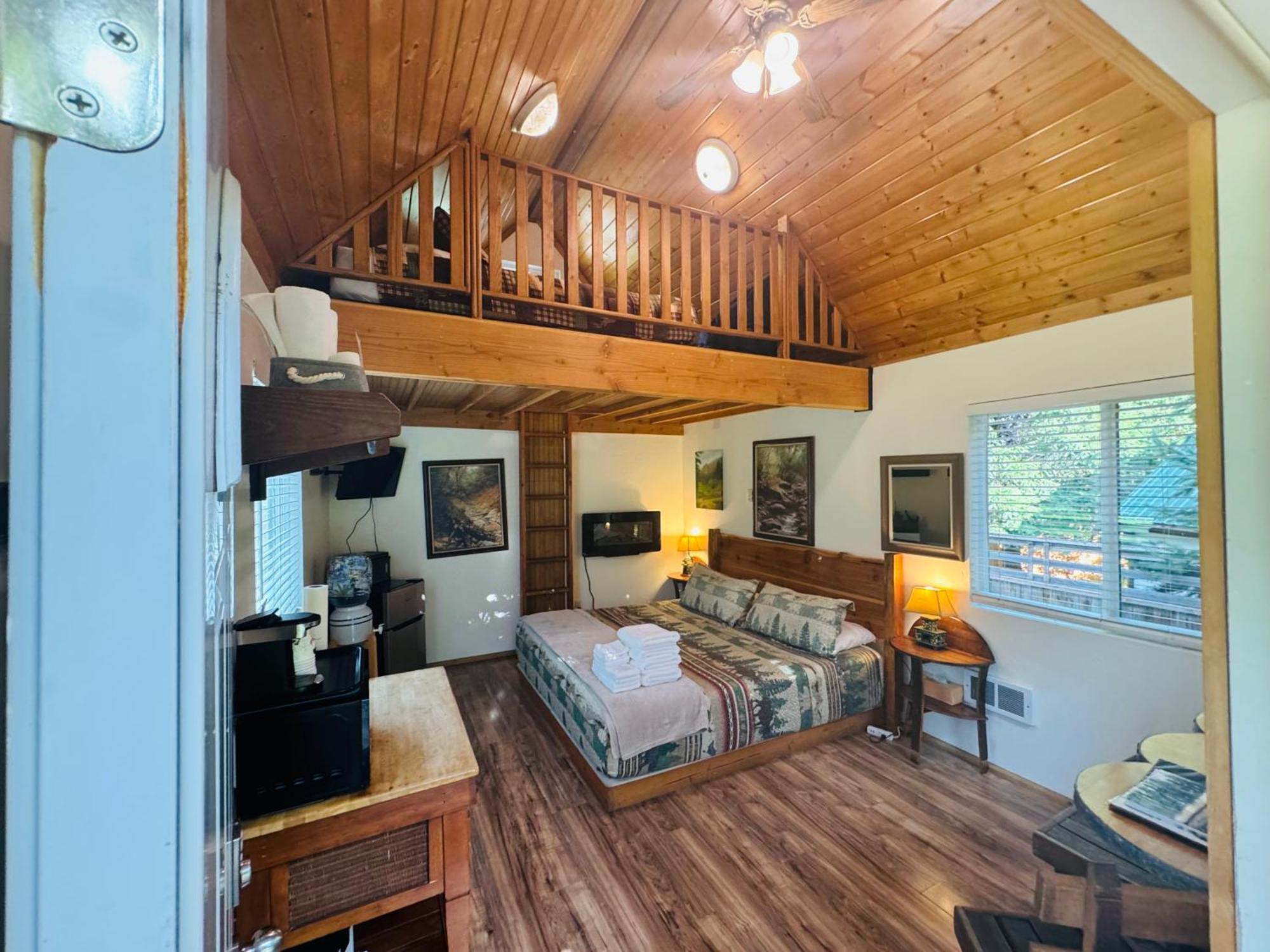 Umpqua'S Last Resort - Wilderness Cabins, Rv Park & Glamping Idleyld Park Exterior foto