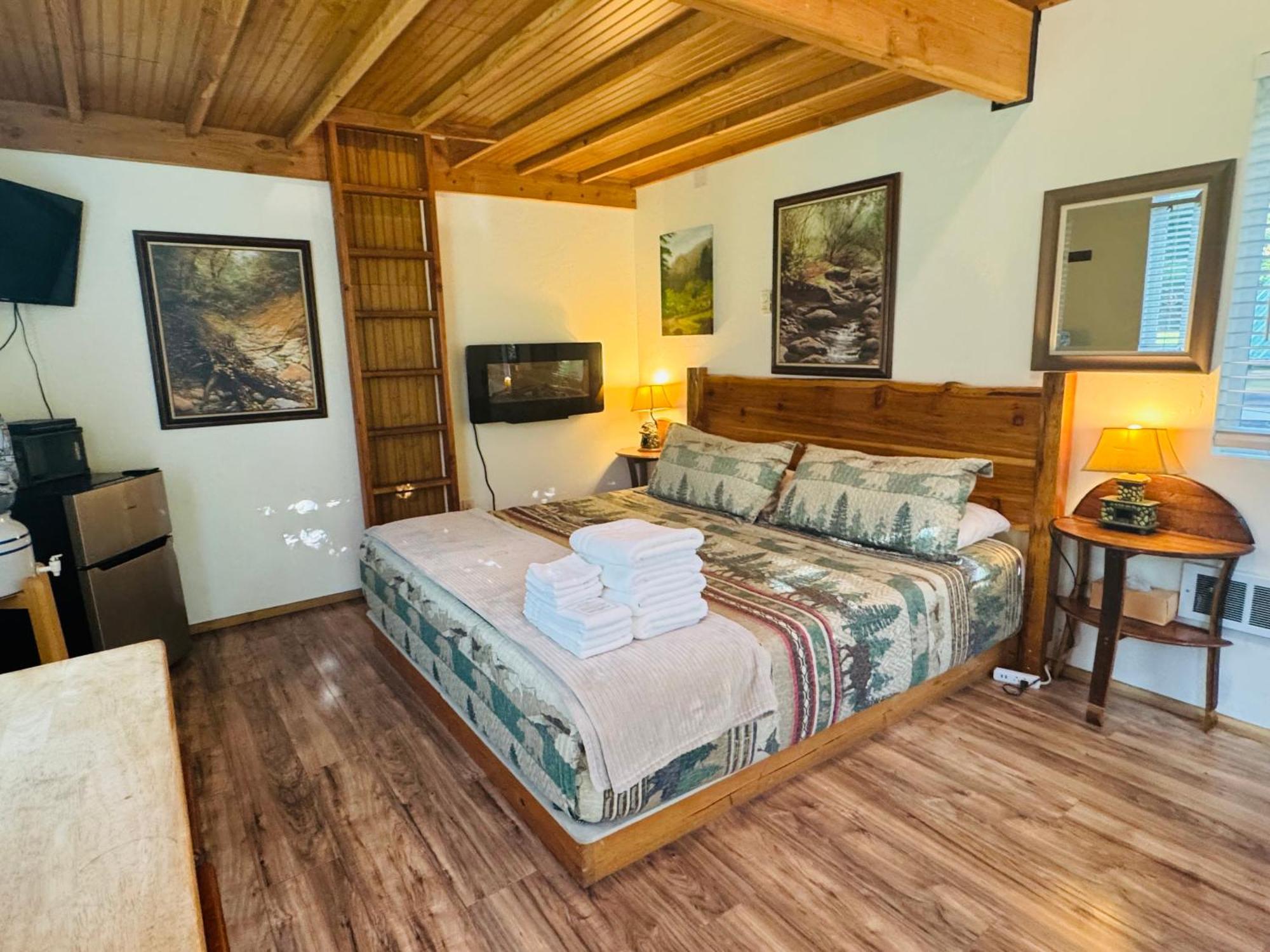 Umpqua'S Last Resort - Wilderness Cabins, Rv Park & Glamping Idleyld Park Exterior foto